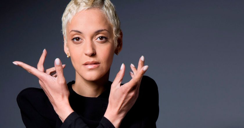 Mariza lança música inspirada em poema escrito pelo filho