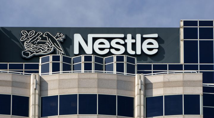 Nestlé reconhece que mais de metade dos seus produtos não são saudáveis