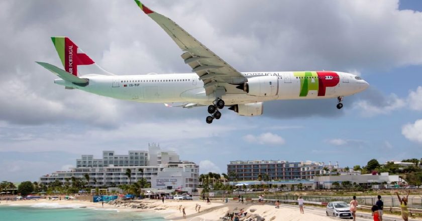 Avião da TAP aterra pela 1ª vez num dos aeroportos mais dificeis e bonitos do mundo (VÍDEO)