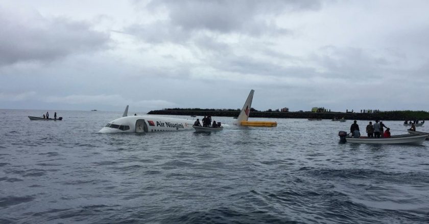 Avião russo com 28 pessoas a bordo caiu no mar perto da costa de Okhotsk