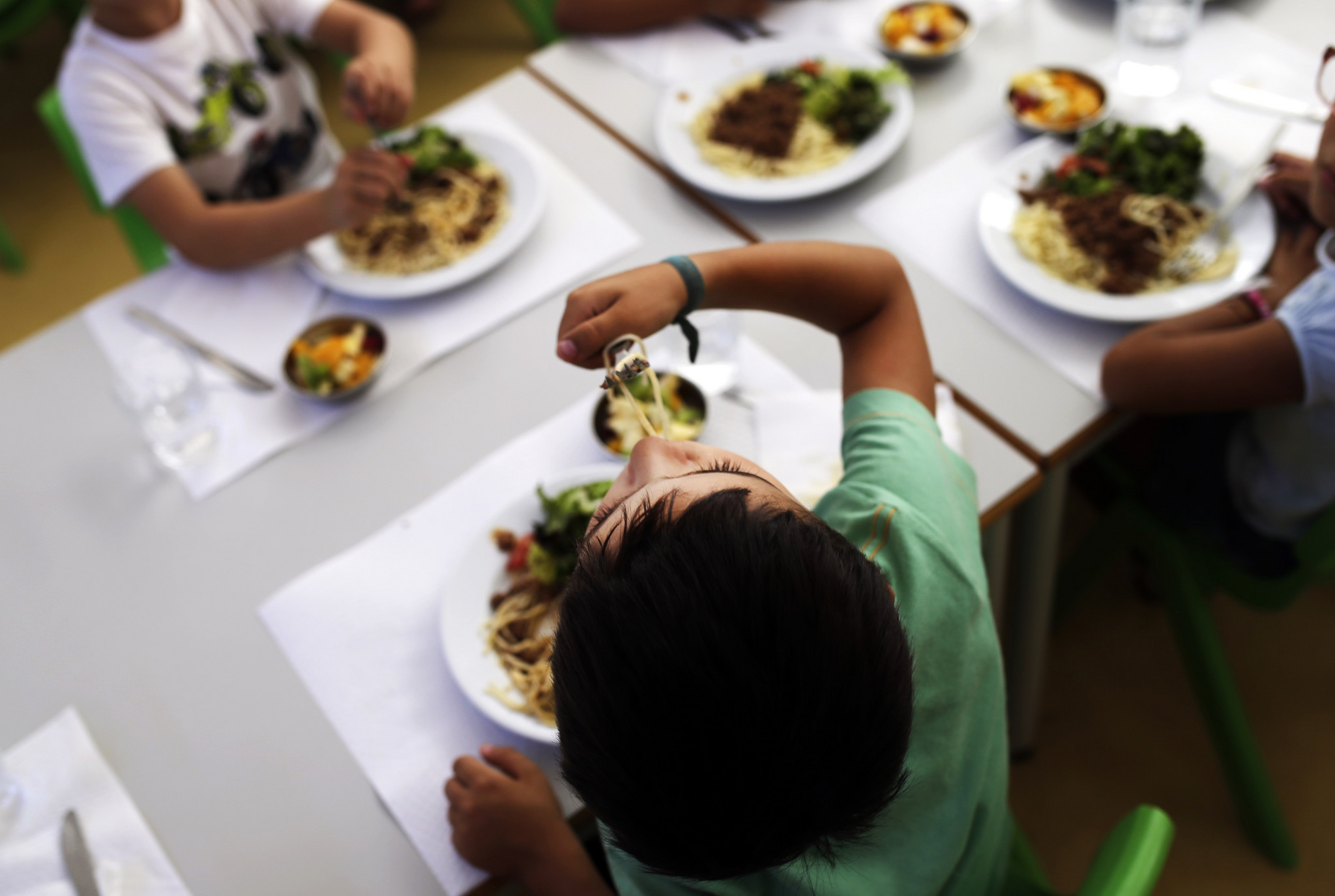 Alunos obrigados a comer no chão na Escola Secundária de Mem Martins, Sintra