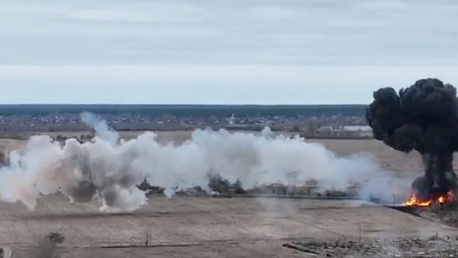 Ucrânia divulga imagens de helicóptero russo a ser abatido