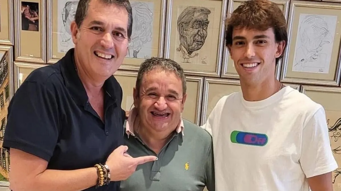 Fernando Mendes faz piada com João Félix em fotografia hilariante