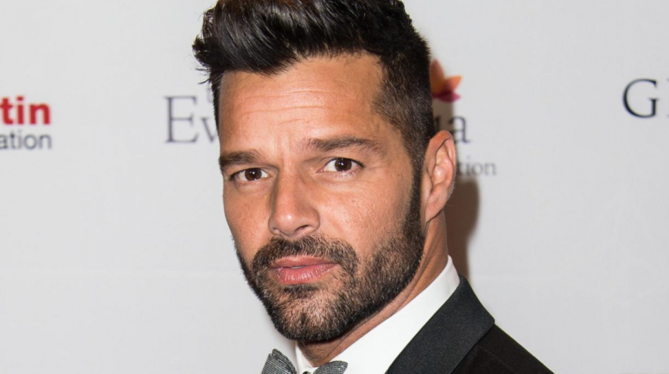 Ricky Martin reage às acusações de violência doméstica